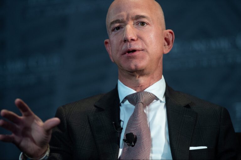 1714152354 Bezos GettyImages 1032942610