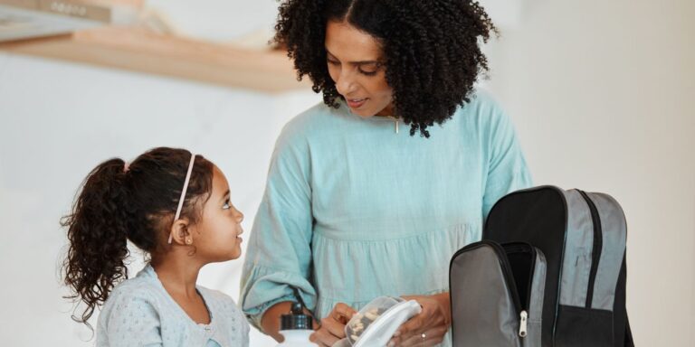 mom packing kids lunch kid not eating packed lunch