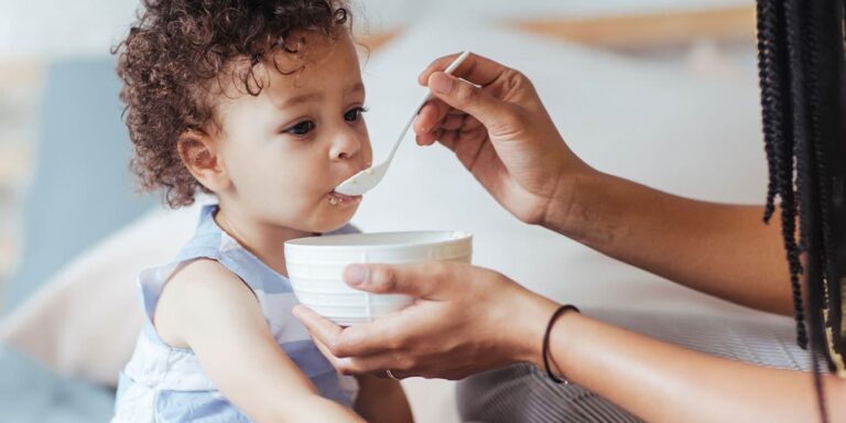 1739188670 mom feeding baby