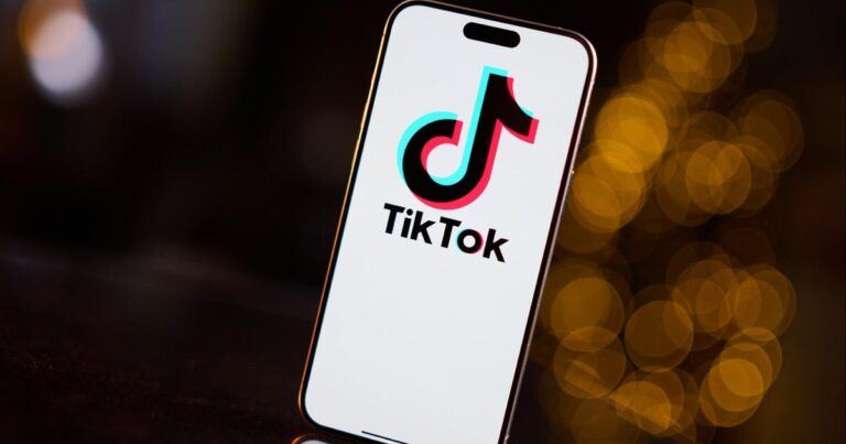 cbsn fusion google apple return tiktok to us app stores thumbnail